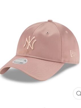 New Era NY Yankees Pink Satin Cap